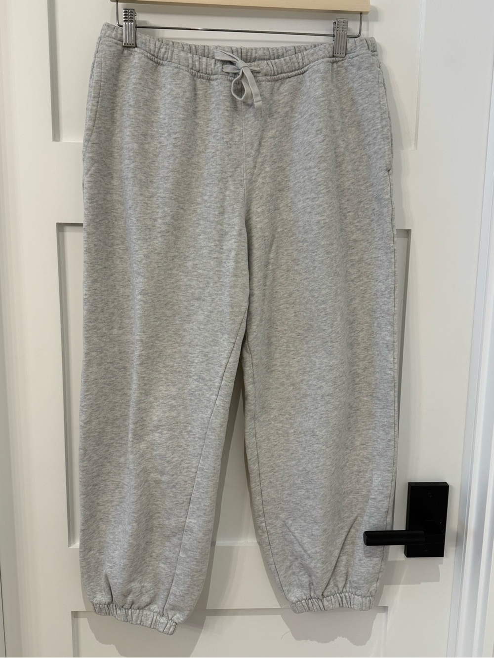 Hollister Light Heather Gray Fleece Jogger Sweatpants Short Length M